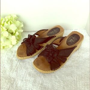 Life Stride Black Wedge Sandal